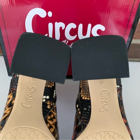 Circus by Sam Edelman Womens Kate Snake Print Ankle Boots Shoes US 7.5 M NEW - Picture 6 of 8